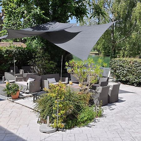 Logis - Hotel & Restaurant Le Gonfalon Germigny-l'Eveque Εξωτερικό φωτογραφία