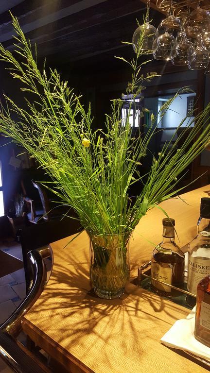 Logis - Hotel & Restaurant Le Gonfalon Germigny-l'Eveque Εξωτερικό φωτογραφία