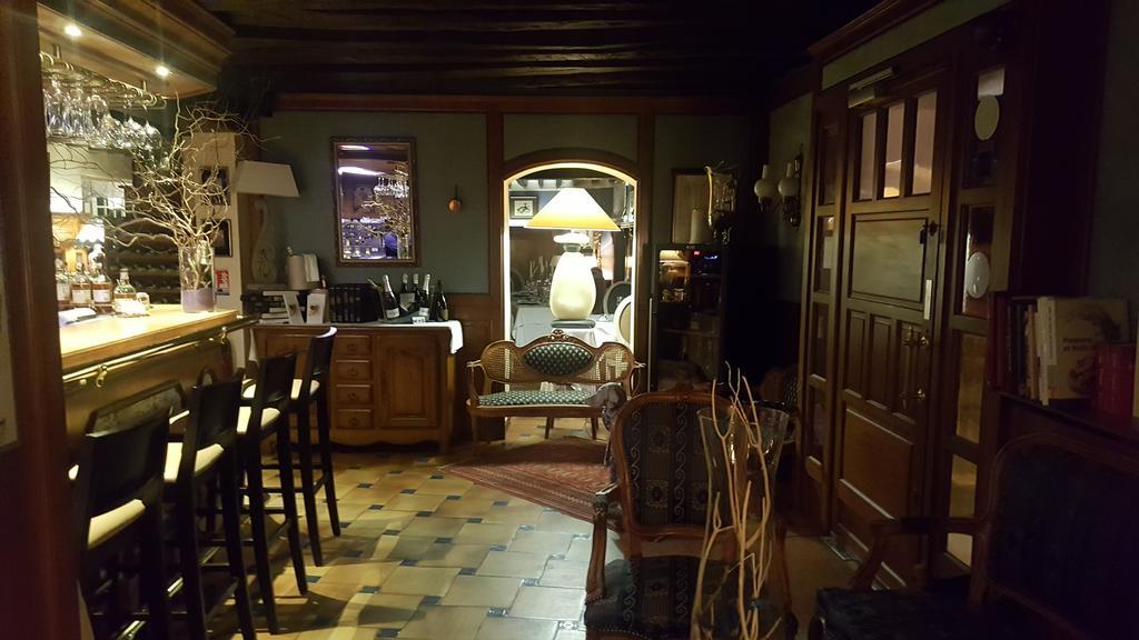 Logis - Hotel & Restaurant Le Gonfalon Germigny-l'Eveque Εξωτερικό φωτογραφία