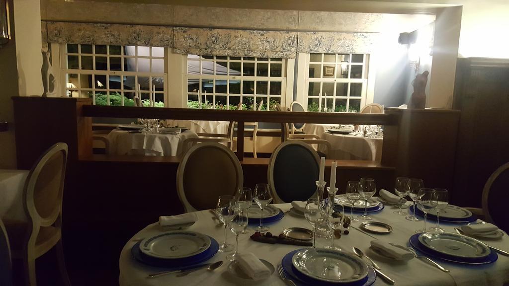 Logis - Hotel & Restaurant Le Gonfalon Germigny-l'Eveque Εξωτερικό φωτογραφία