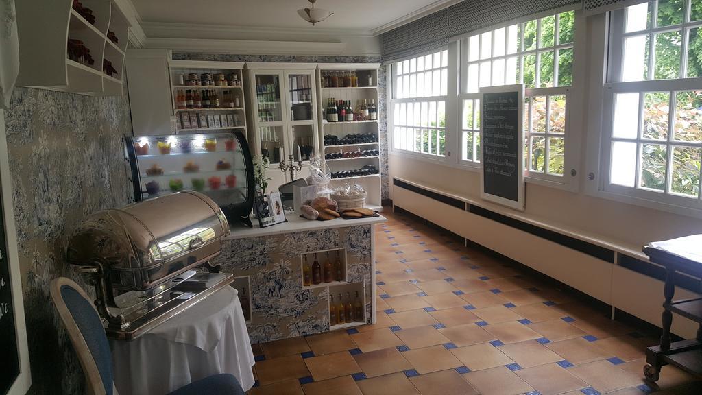 Logis - Hotel & Restaurant Le Gonfalon Germigny-l'Eveque Εξωτερικό φωτογραφία