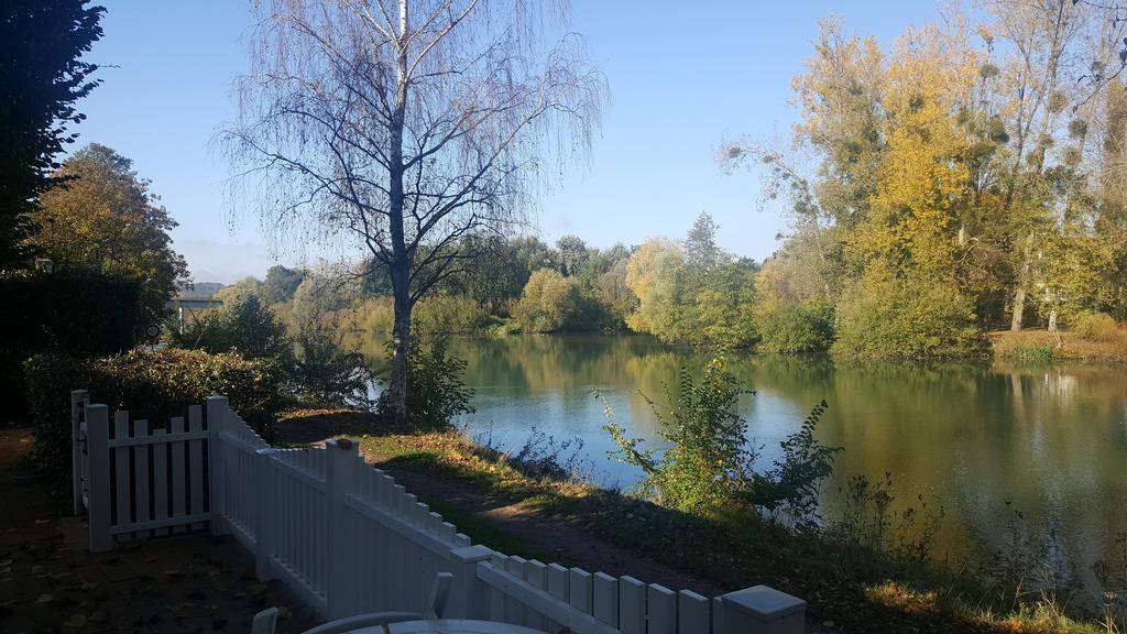 Logis - Hotel & Restaurant Le Gonfalon Germigny-l'Eveque Εξωτερικό φωτογραφία