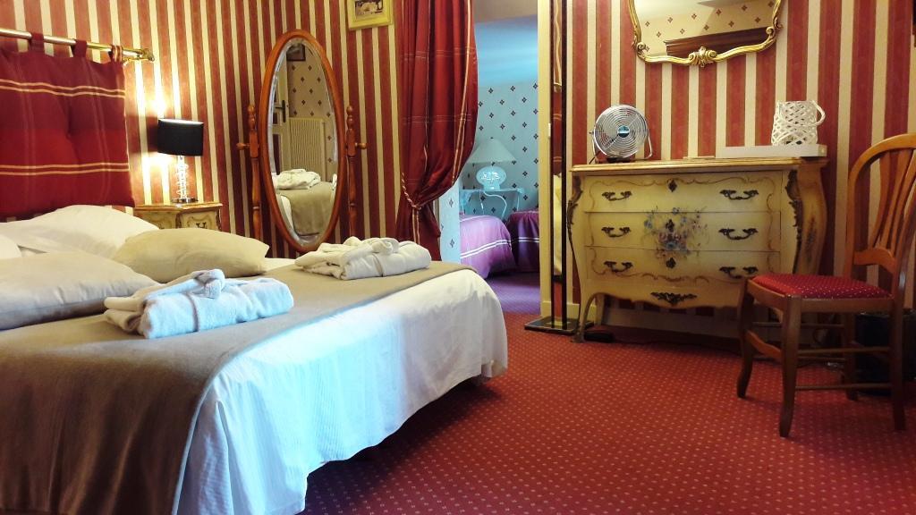 Logis - Hotel & Restaurant Le Gonfalon Germigny-l'Eveque Εξωτερικό φωτογραφία