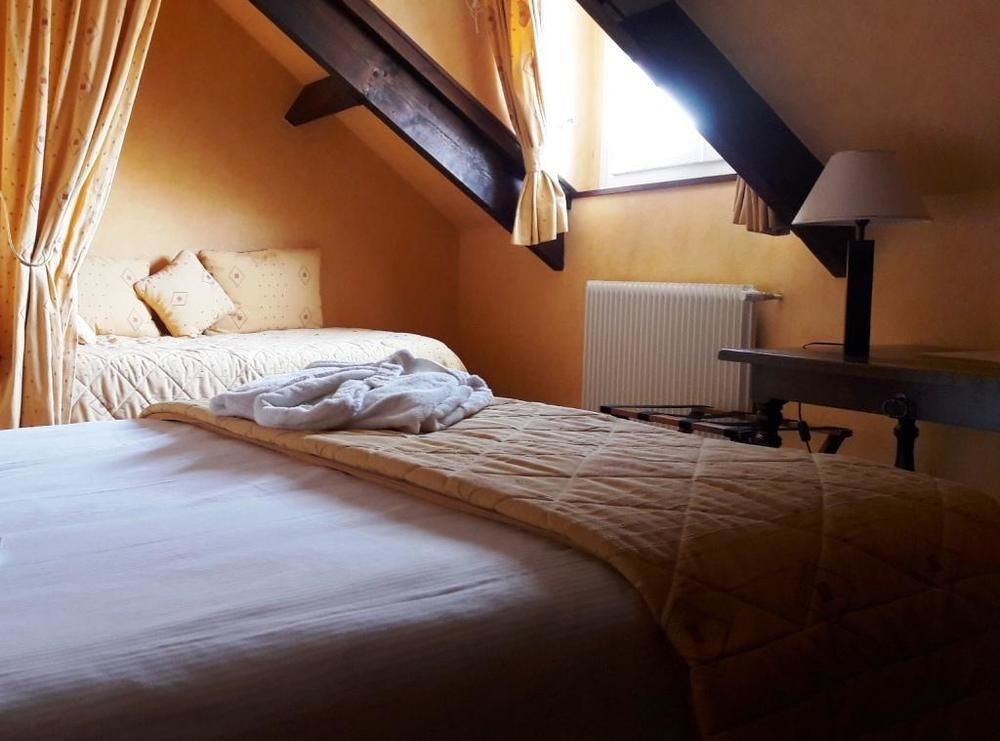 Logis - Hotel & Restaurant Le Gonfalon Germigny-l'Eveque Εξωτερικό φωτογραφία