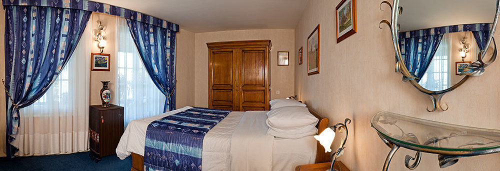 Logis - Hotel & Restaurant Le Gonfalon Germigny-l'Eveque Εξωτερικό φωτογραφία