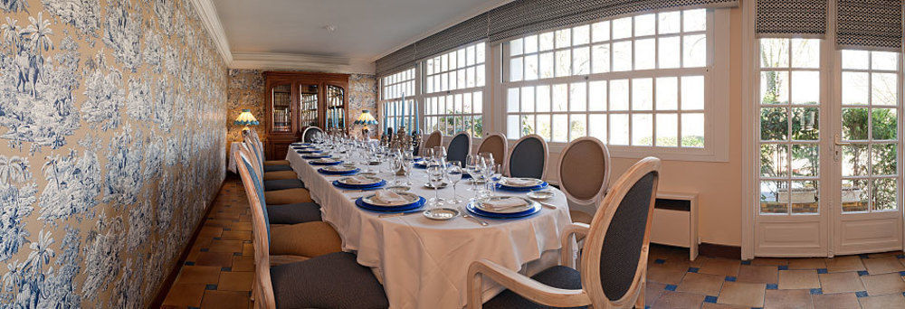 Logis - Hotel & Restaurant Le Gonfalon Germigny-l'Eveque Εξωτερικό φωτογραφία