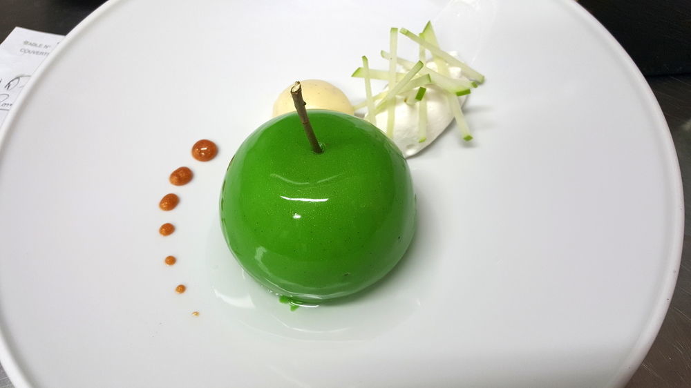 Logis - Hotel & Restaurant Le Gonfalon Germigny-l'Eveque Εξωτερικό φωτογραφία