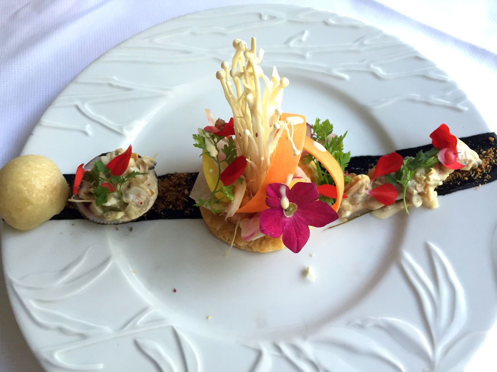 Logis - Hotel & Restaurant Le Gonfalon Germigny-l'Eveque Εξωτερικό φωτογραφία